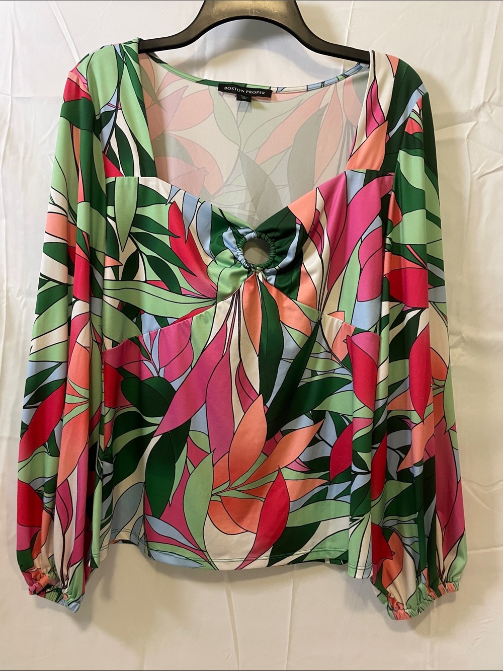Boston Proper Pink & Green Leaf-Print Ring Keyhole sweetheart front Blouse